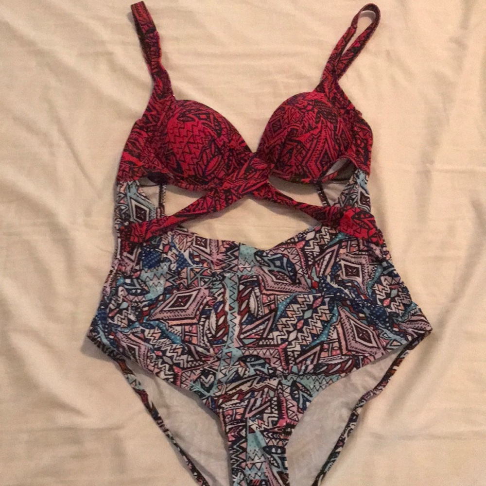 Cutout one piece swimsuit